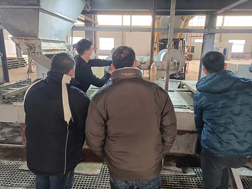 美國(guó)客戶來(lái)公司考察2